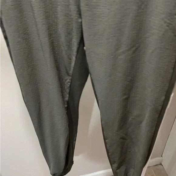 Athleta Olive Green Textured Brooklyn Pants Size 6 - Picture 4 of 8